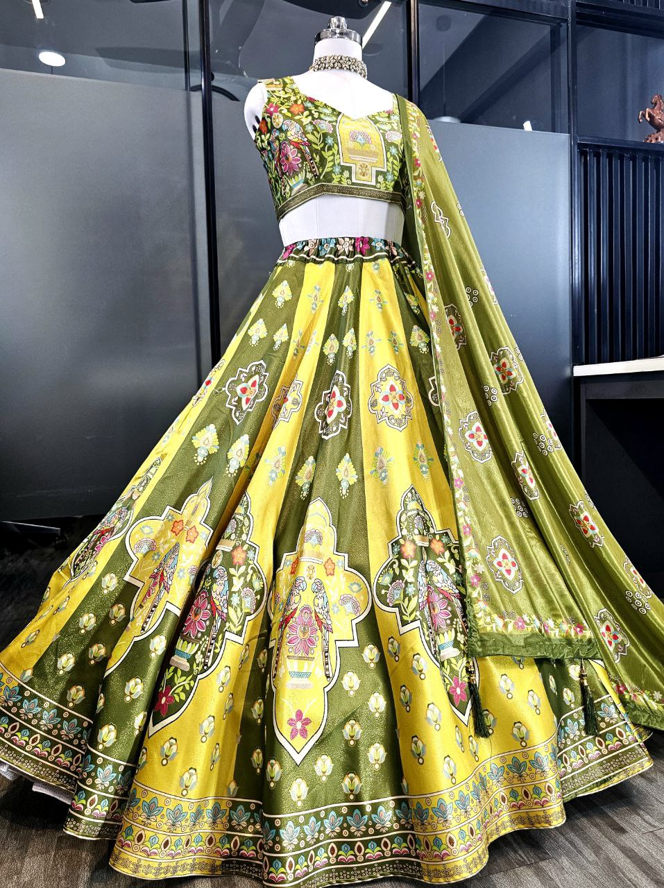 NAVRATRI SPECIAL - BOLLYWOOD STYLE – Mehndi & Haldi Special Collection 👗